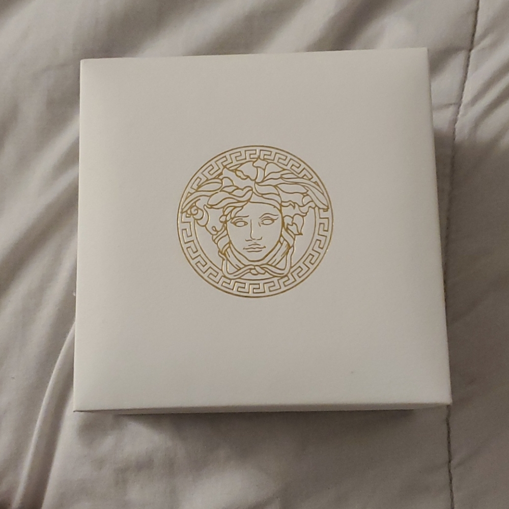 Versace Watch - Picture 5 of 5
